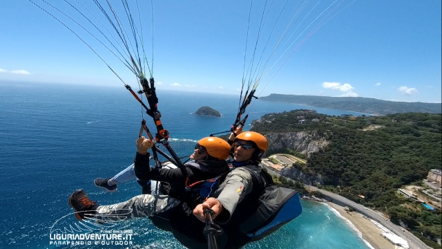 parapendio liguria adventure bergeggi