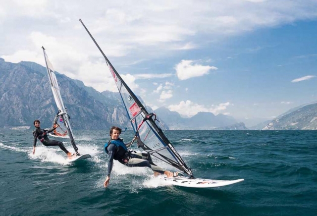  no belo lago de garda