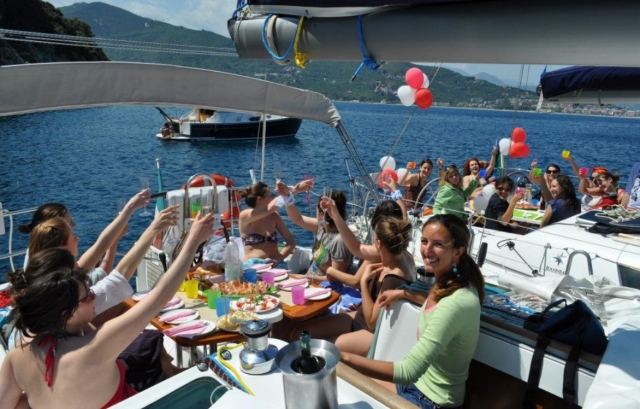  lunch on board 