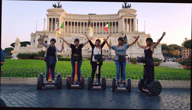 e-19650056-un-salto-allaltare-della-patria15117953321041.jpg