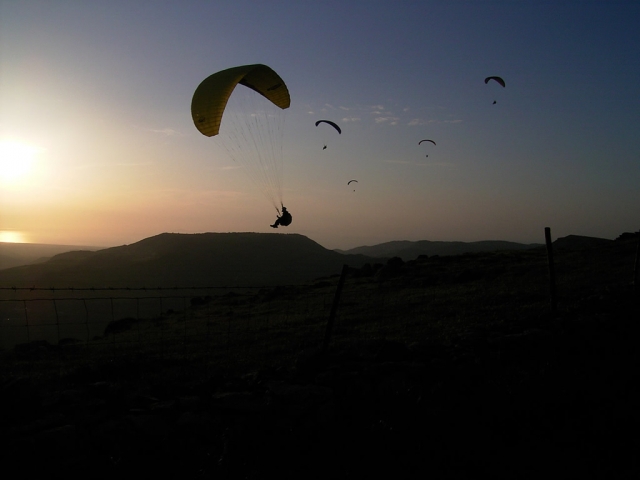 volare al tramonto