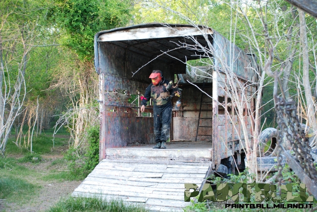  No campo de paintball 