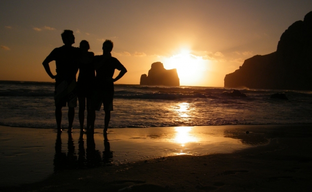 Amici in riva al mare