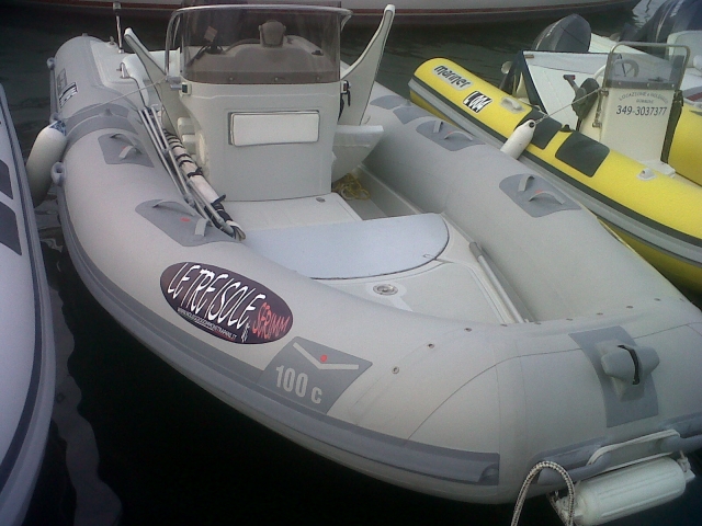  有执照和无执照均可驾驶 