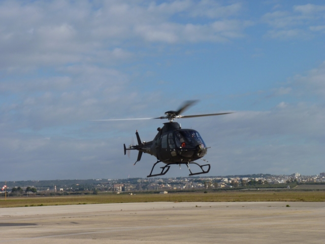  einer unserer abfliegenden Helikopter 