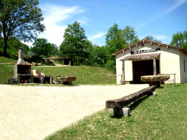 Fronte saloon