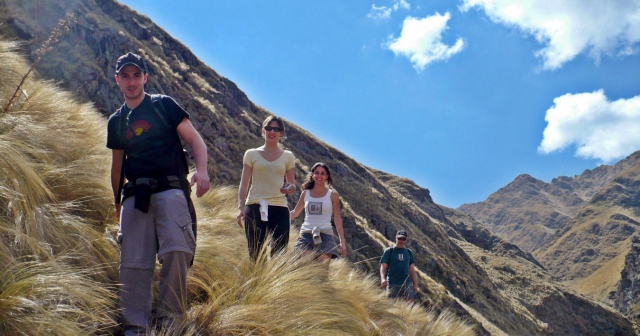  Trekking in den Bergen 