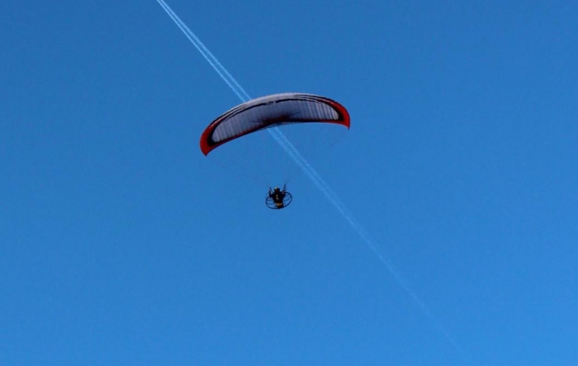 deltaplano a motote