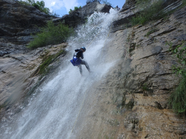 e-19708299-cohen-annie-and-tommy-canyoning-in-southern-french-alps-23-of-241611737279741.jpg