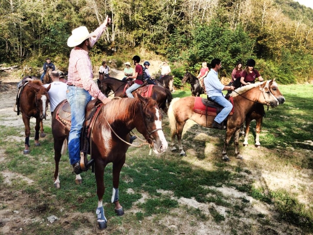  Entre amis, en selle ! 