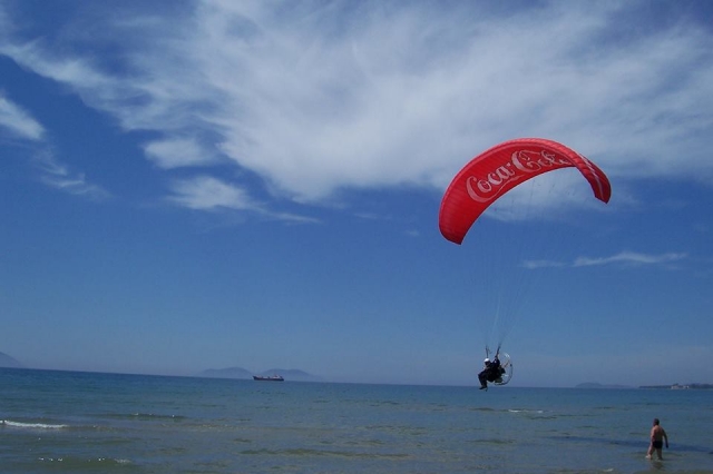 Parapendio sul mare