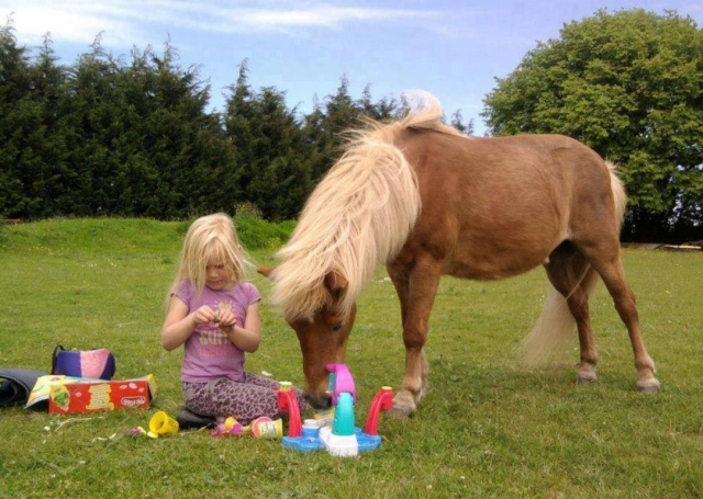  ponies and children 