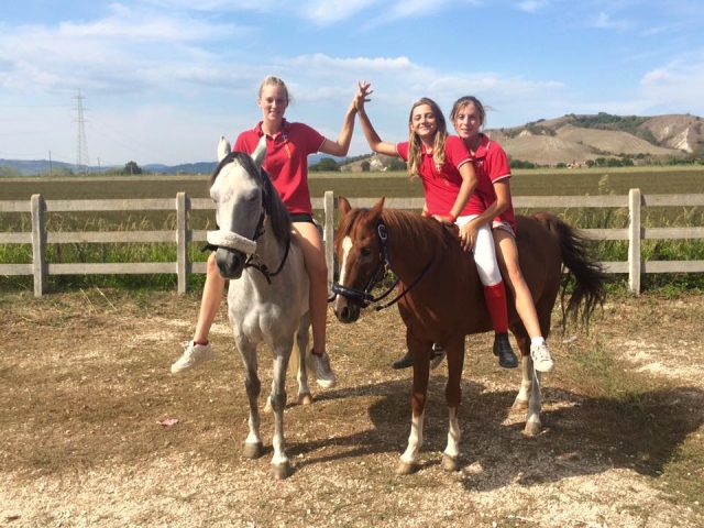 Giovani cavallerizze