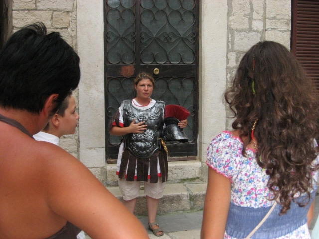 参观特拉尼的历史中心