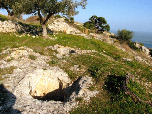 在加尔加诺徒步旅行