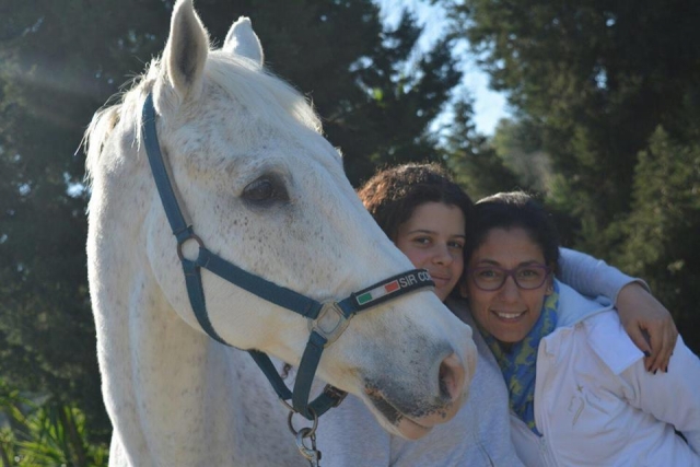  Nuestro pony con sus jockeys 