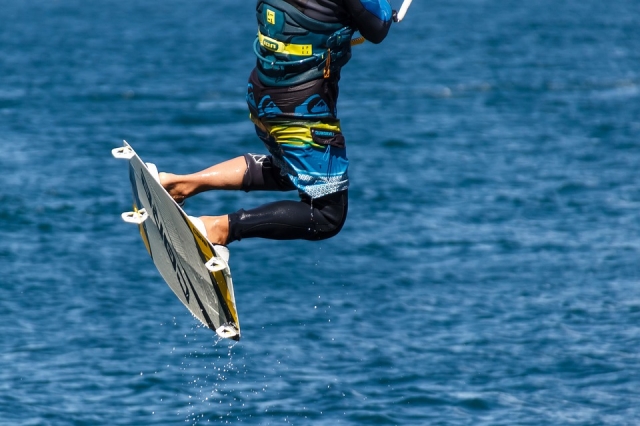  A kiter does a stunt 