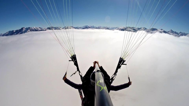 la magia di un volo in tandem con noi