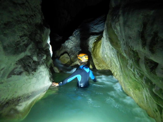 e-19720333-tra-speleologia-e-torrentismo14836129654682.jpg
