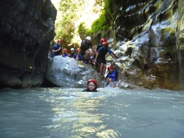 Um mergulho no final do canyoning