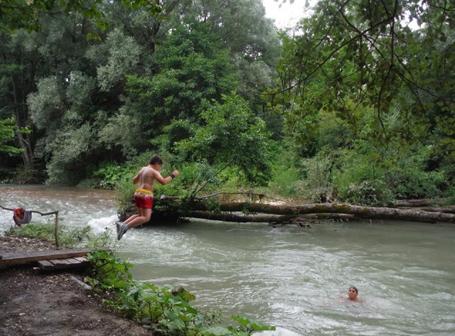  Vamos a mojar en el lago 