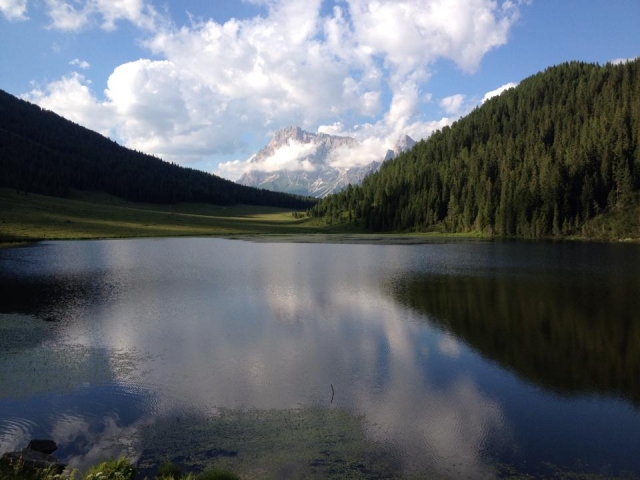 lago ao longo da rota