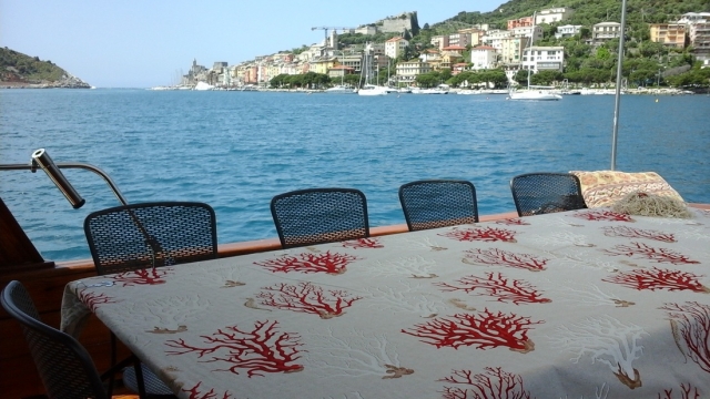 Tutto pronto per il pranzo in barca