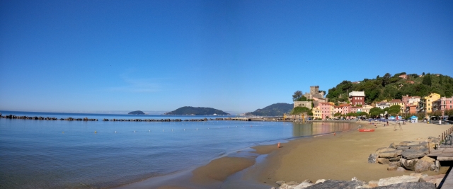  The Free Beach 