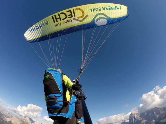 e-19737214-tandem-flight-val-gardena14860366292313.jpg