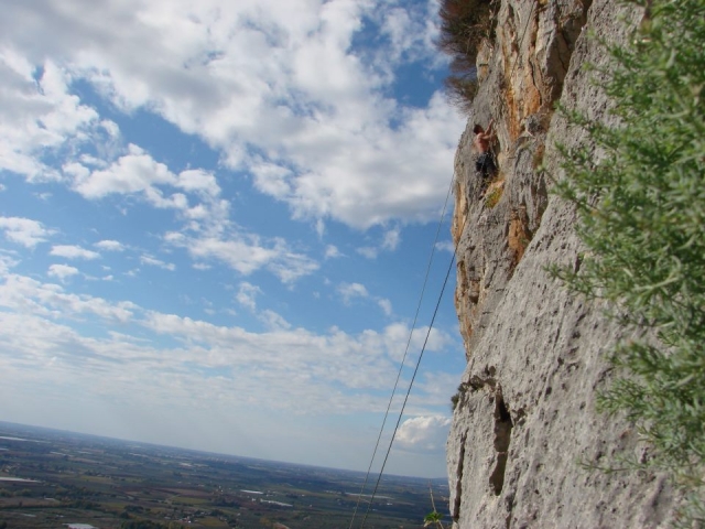  Climbing 
