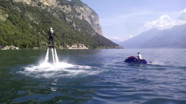  Flyboard im See 
