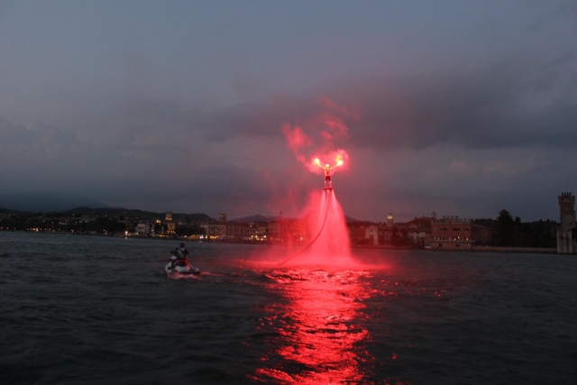  Flyboard noturno 