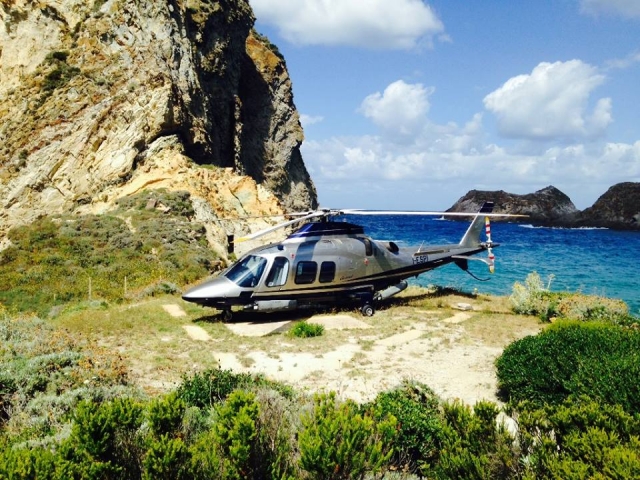  Landing on the sea 