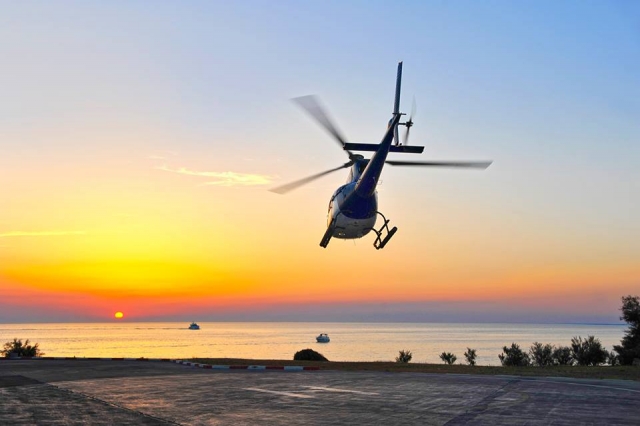  ein Flug bei Sonnenuntergang für ein einzigartiges Gefühl 