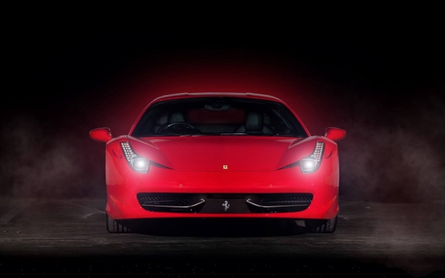  一辆法拉利 