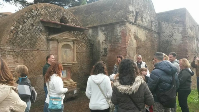  Descubra os segredos de Ostia Antica conosco 