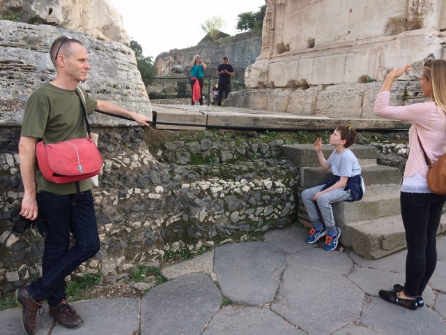 e-19738712-visita-alle-rovine14894929998678.jpg