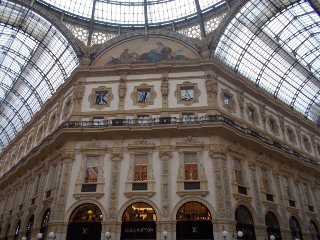  Caminando en la Galería Vittorio Emanuel 