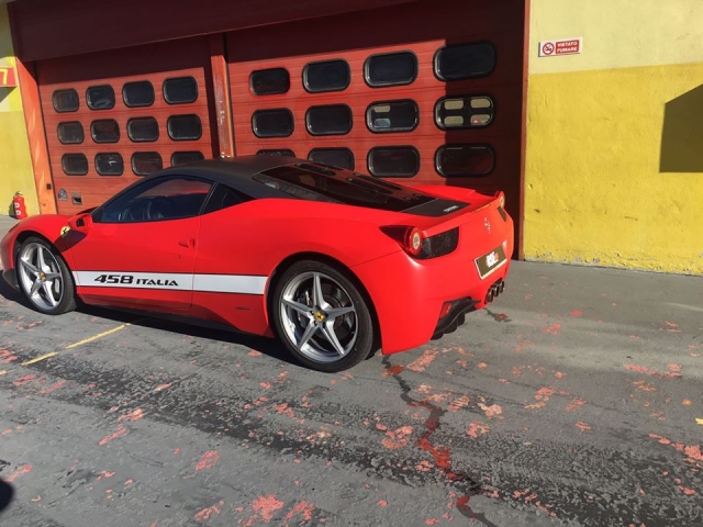  Rosso fiammante 