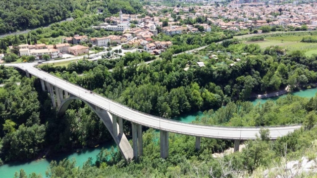  A ponte da qual você lançou 