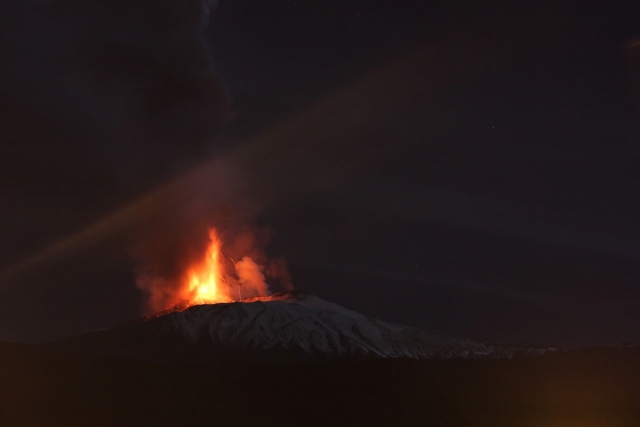  Night eruption 