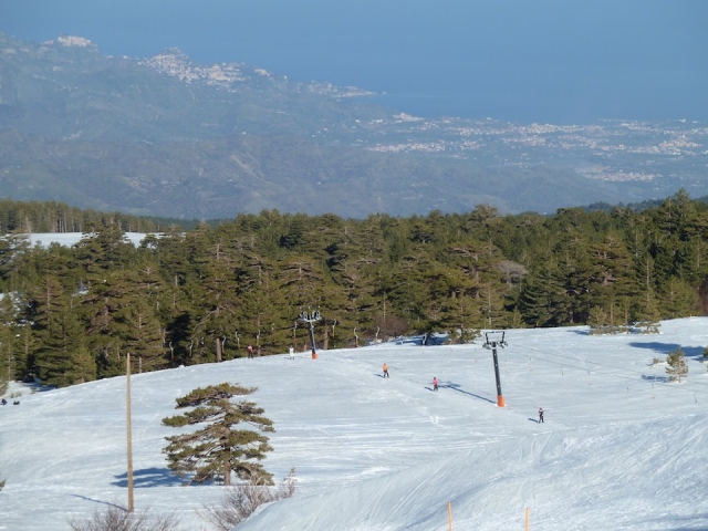  Skiing on the volcano 