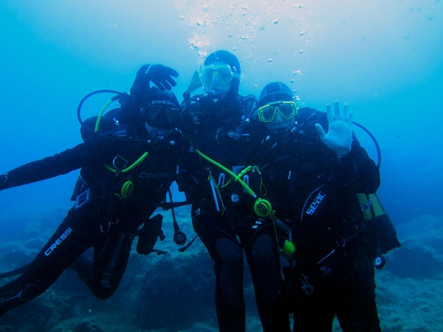  总是和朋友在一起 