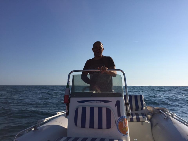  Have fun driving a rubber dinghy 