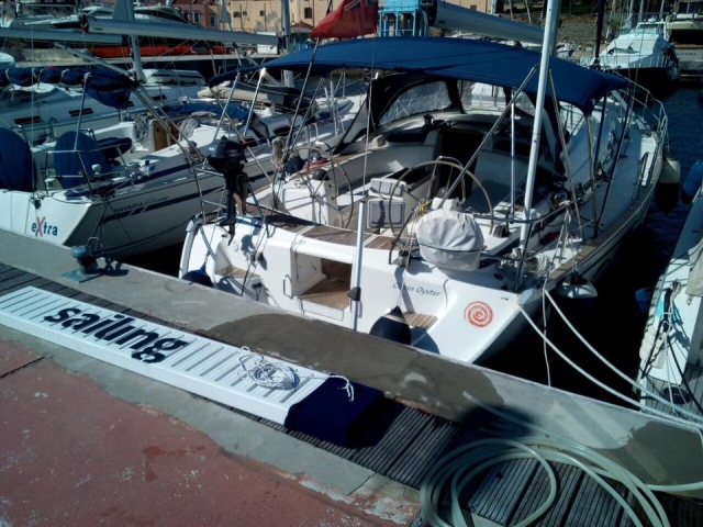  Im Hafen vertäut 