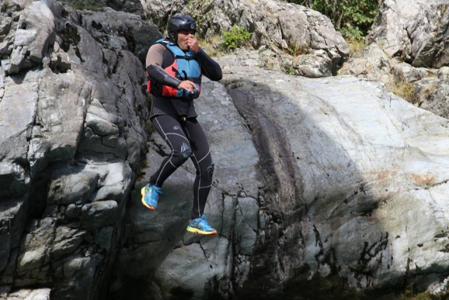 Salto dalle rocce