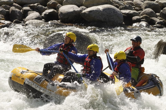 Affrontando le rapide del fiume
