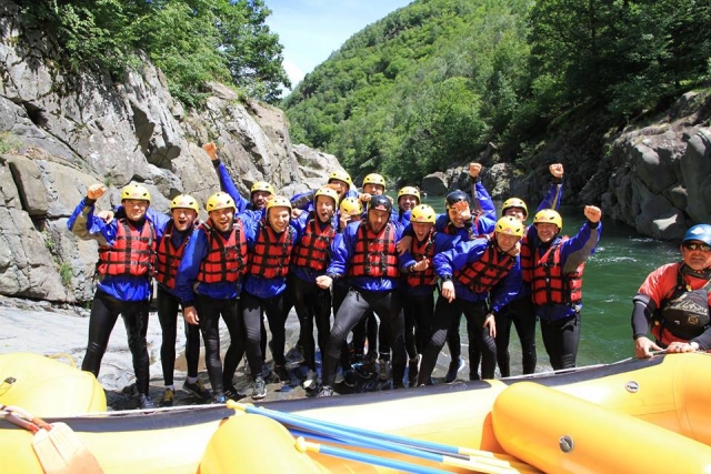Tutti insieme sul fiume