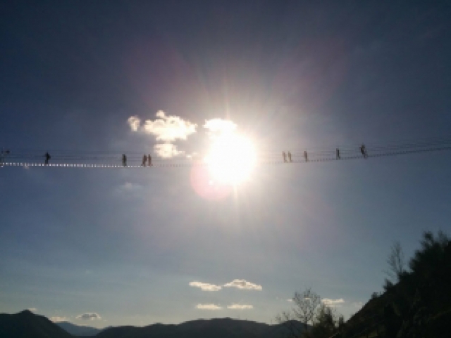 - en el puente tibetano 