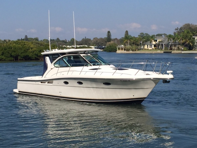  Tiara 3600 